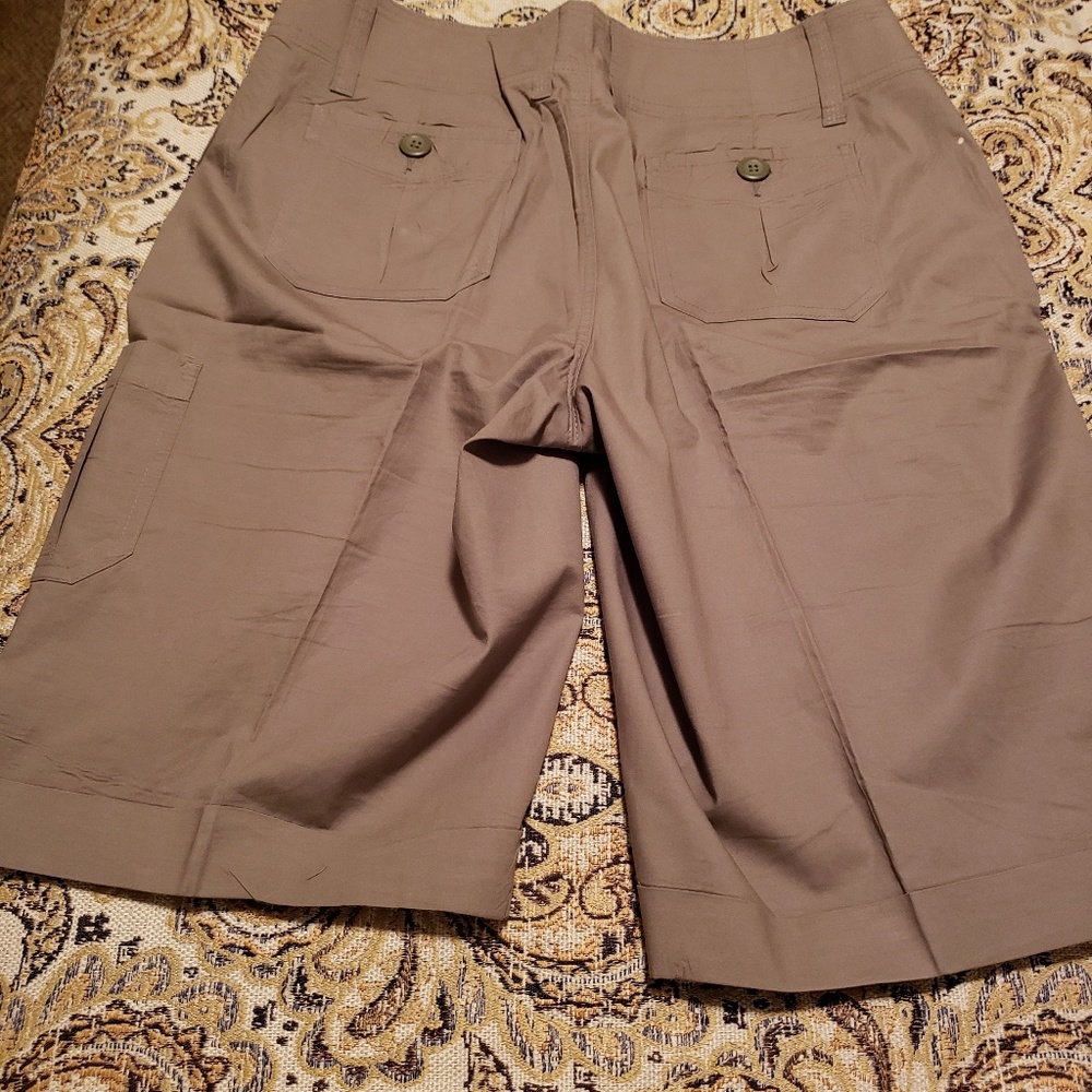 Shorts - Picture 3 of 6